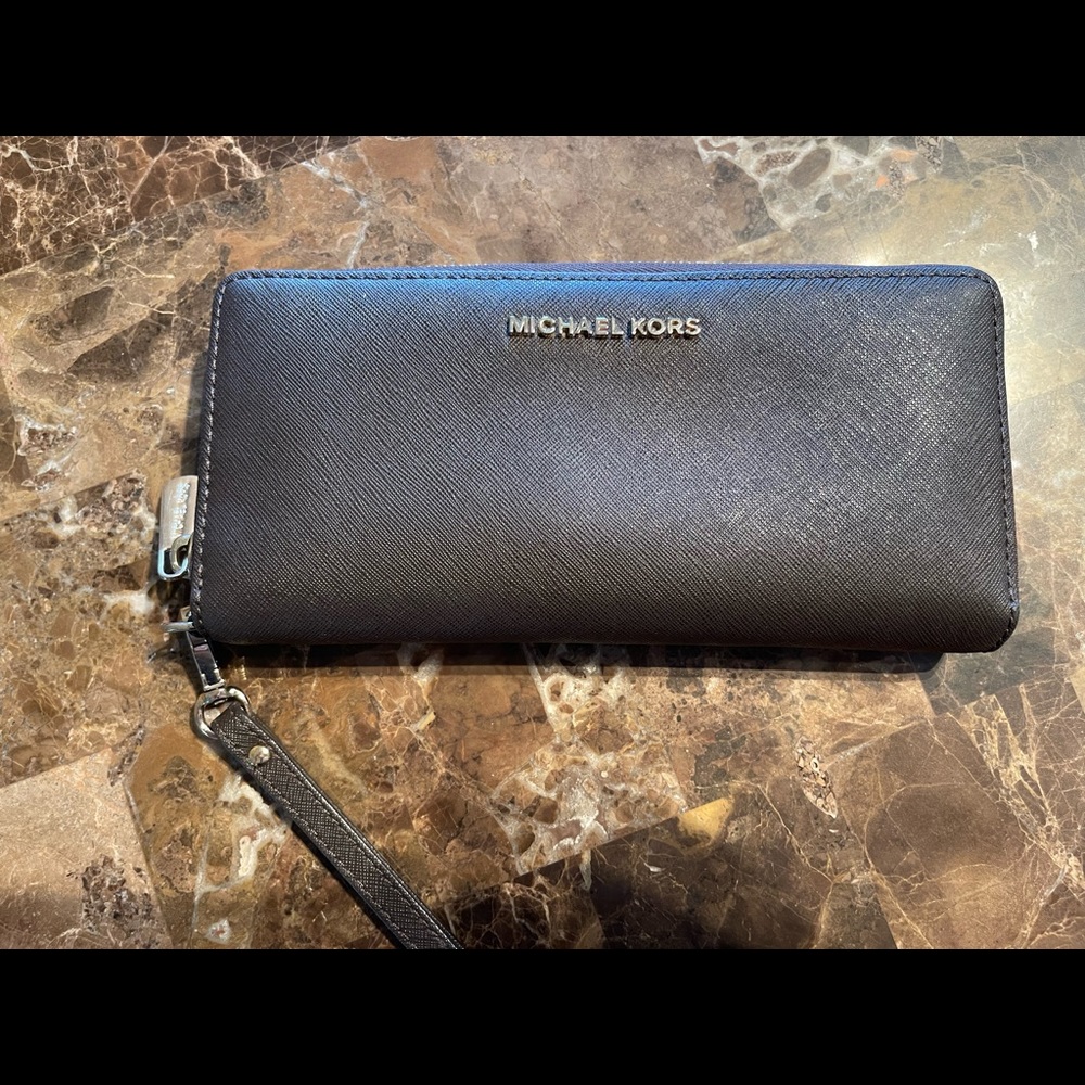 Michael kors wallet
